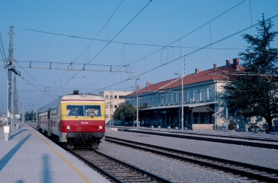 {short description of image}